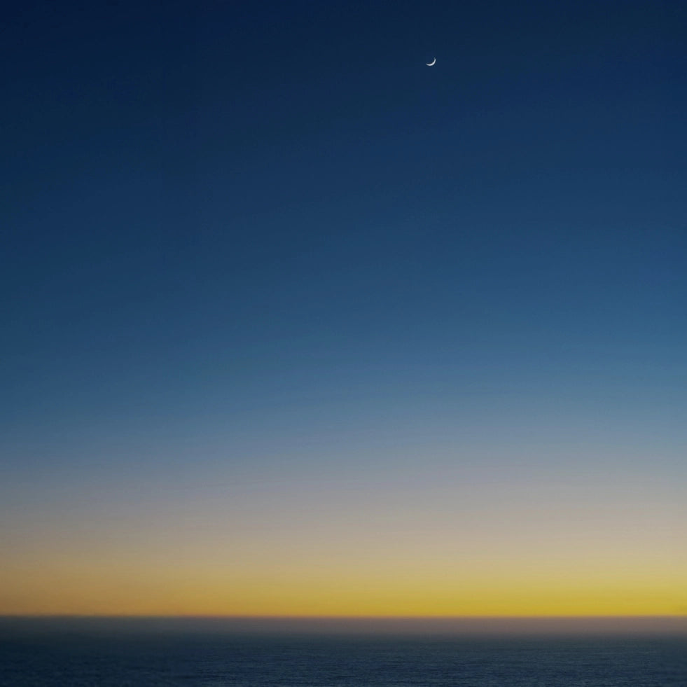 Ultra-Slim Case Moment · Moonrise (PitaTap™)