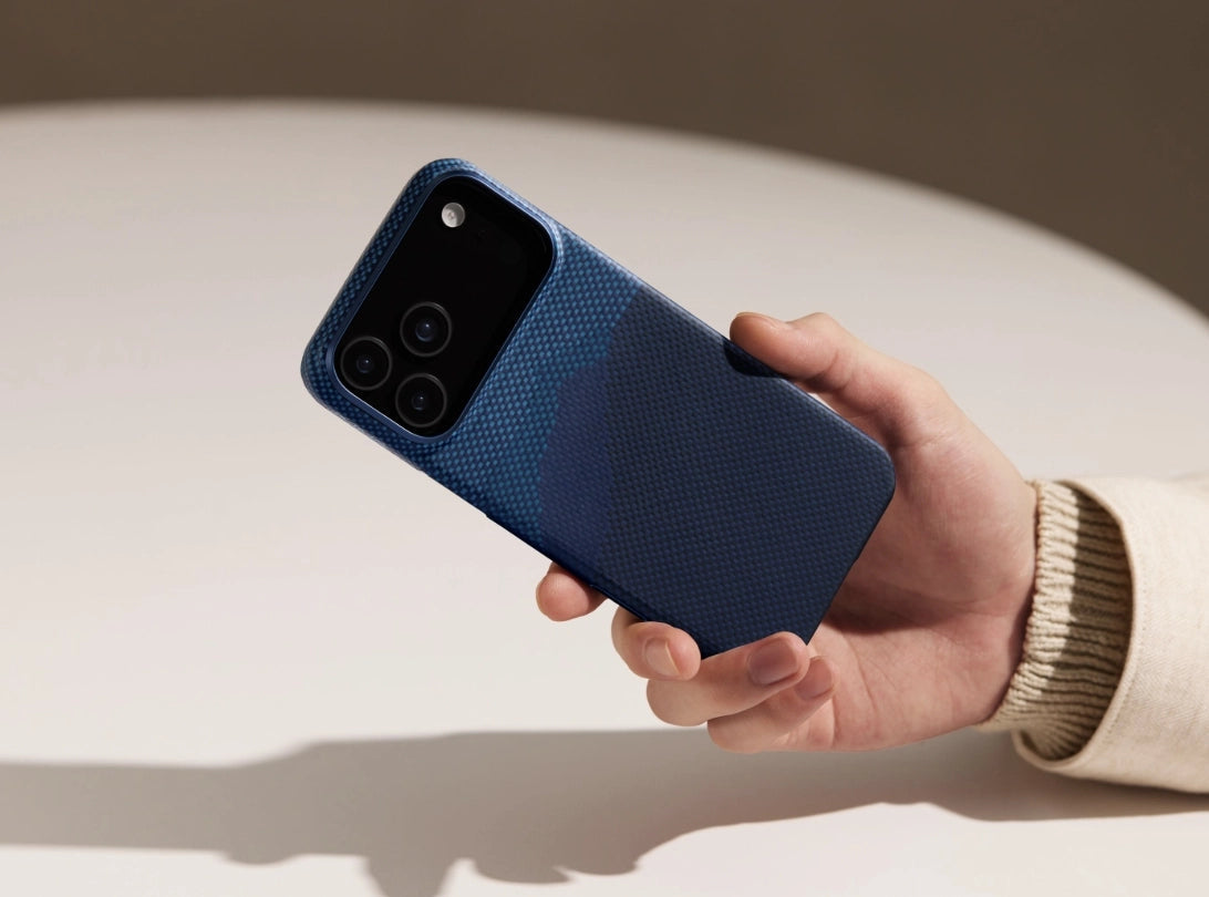Ultra-Slim Case Moment · OVER THE HORIZON (PitaTap™)