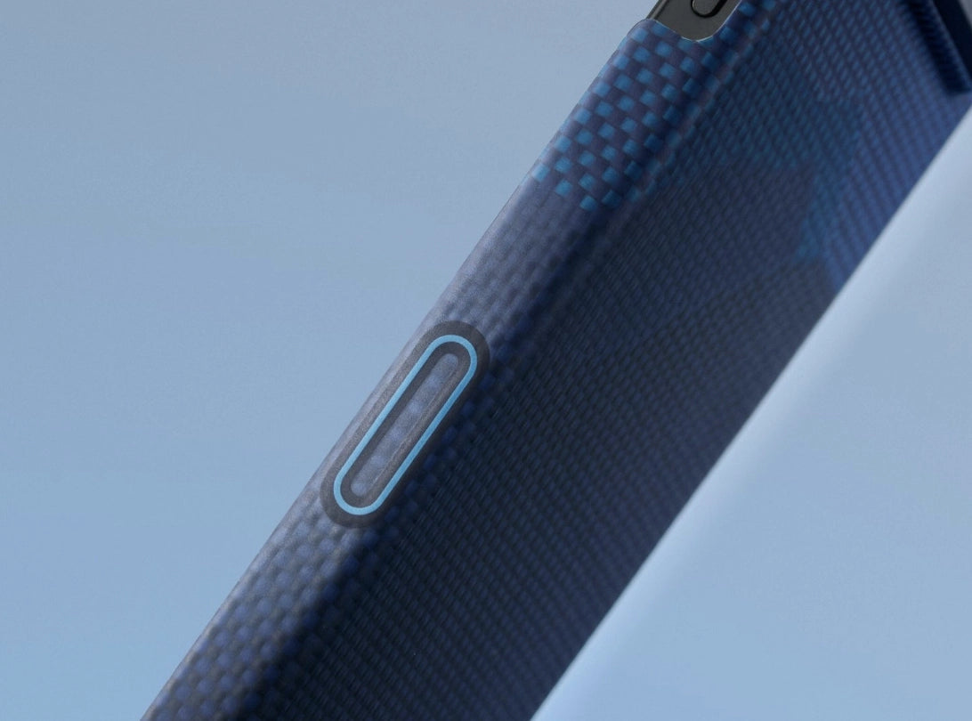 Ultra-Slim Case Moment · OVER THE HORIZON (PitaTap™)